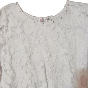 Bella Sky white women's blouse NWT with‎ cut work lace